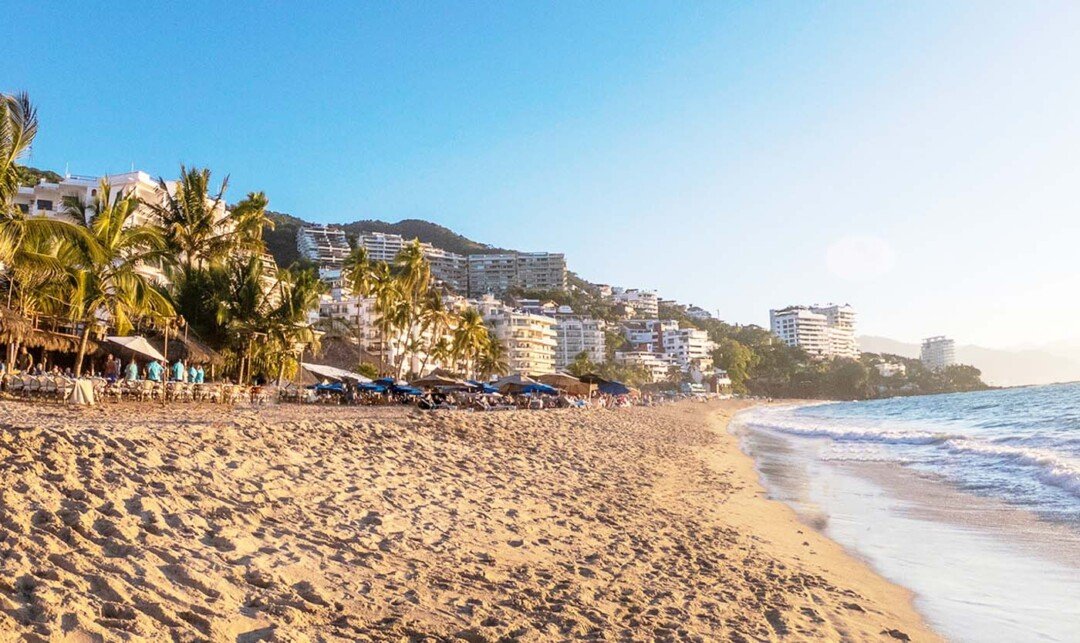 10 atracciones de Puerto Vallarta para disfrutar una experiencia única 5 Playa los Muertos