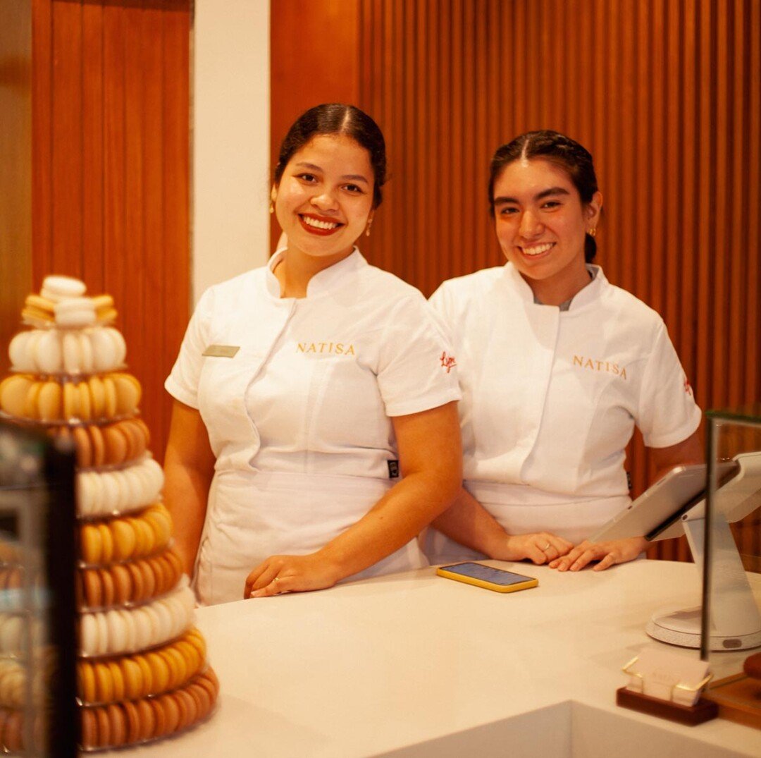Natisa Macaron & Bakery abre nueva sucursal y cafetería en Vallarta 3 Personal de Natisa