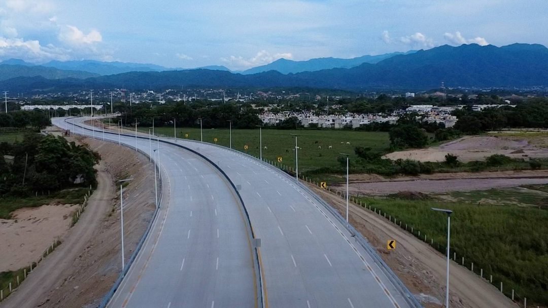 Aspectos del puente Amado Nervo.